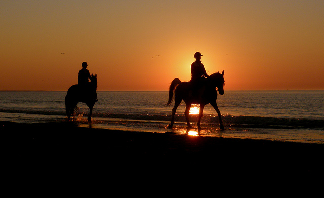 zapad slnka na plazi