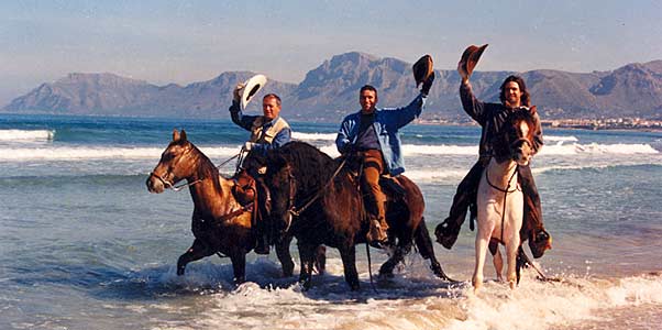 horses_on_beach_9c